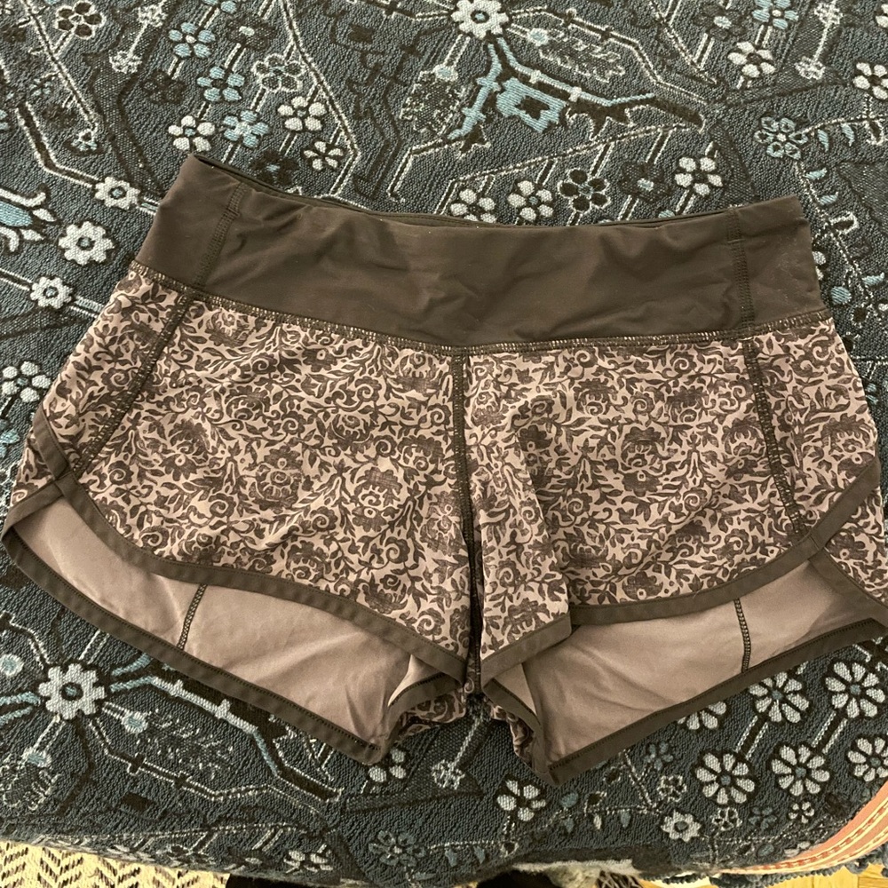 Lululemon patterned black shorts